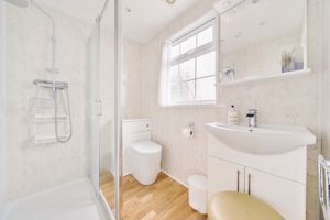 Shower room- click for photo gallery